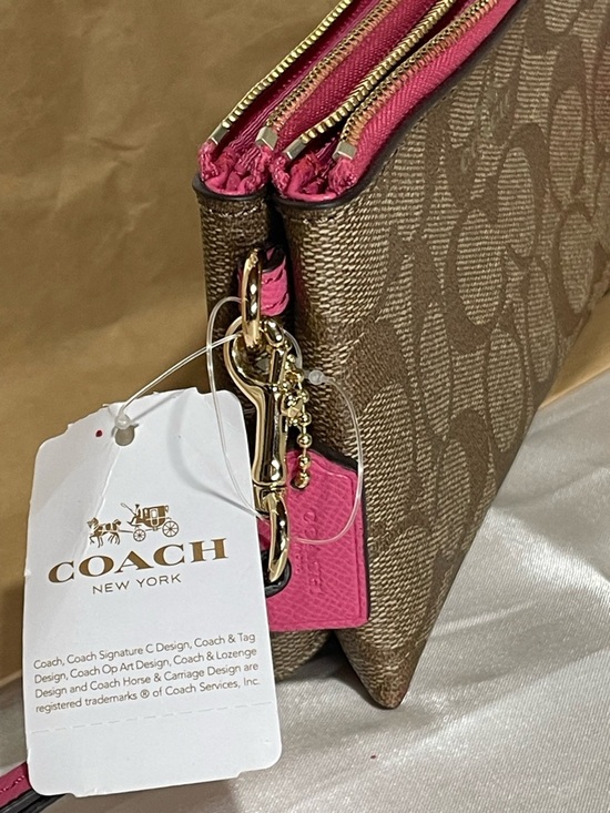 Coach Handbags - NWT Coach “Dahlia Pink”Double Zip Wristlet